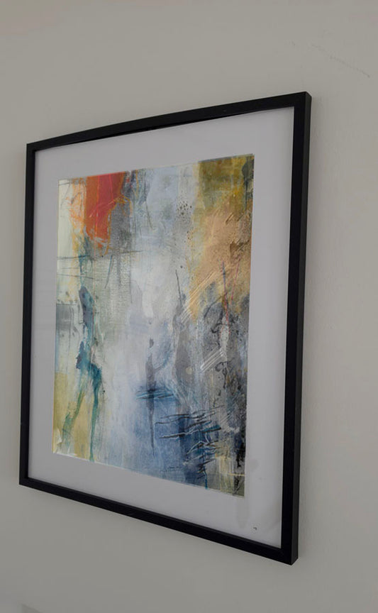 Peinture abstraite contemporaine sur toile intitulée Présence résiduelle, mêlant des nuances de bleu, gris et blanc avec une touche d'orange vif et des effets de textures graphiques.