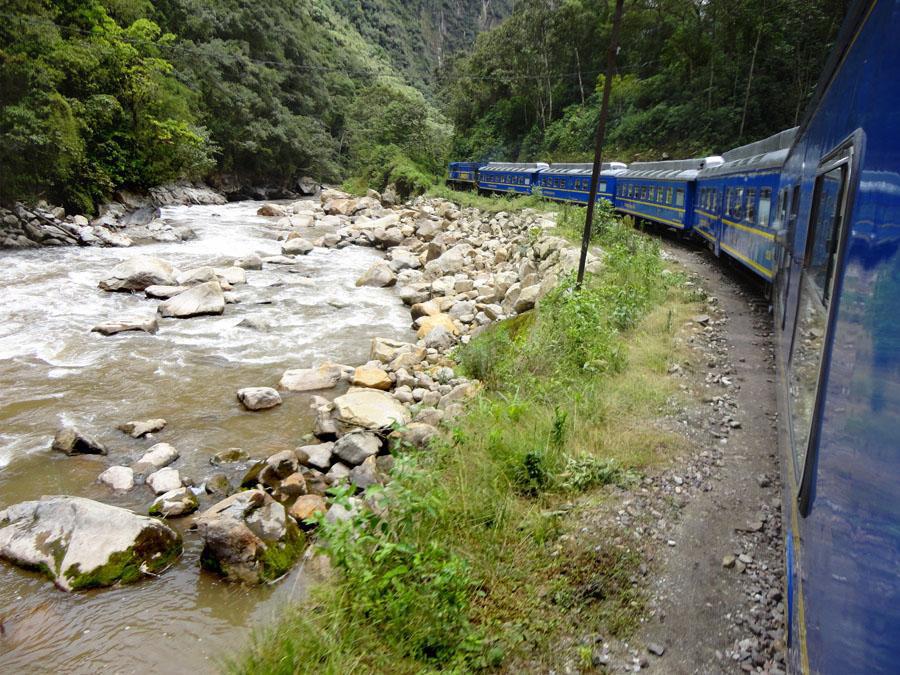 photo train bleu macchu pichu