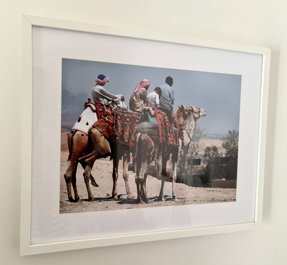 l'attente - photo 40x30cm - Les dromadaires sur le plateau de Gizeh, cadre 40x50cm