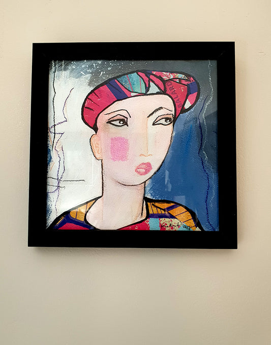 Songeuse - portrait technique mixte 20x20cm avec cadre noir en bois