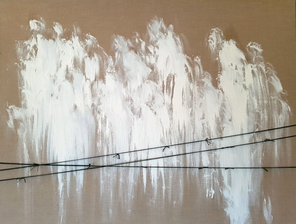 Les Âmes Errantes, peinture abstraite contemporaine sur toile brute inspirée d'un voyage à Beyrouth, silhouettes blanches et lignes graphiques.