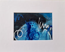 画像をギャラリービューアに読み込む, Blue - peinture bleu et noir sur toile - passe partout de 24x30cm
