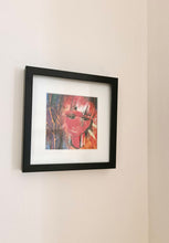Carregar imagem no visualizador da galeria, Nuage rouge - portrait-visage rouge - cadre noir 22x22cm
