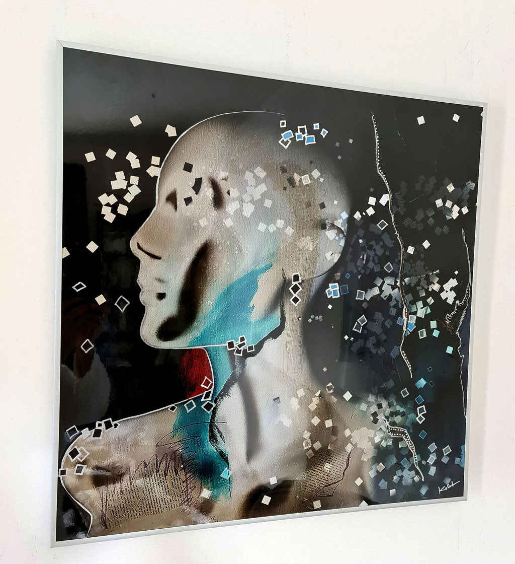 Aube, visage profil.Art digital sur alu ,fond noir, cadre 60x60cm