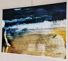Load image into Gallery viewer, Libre -la mer bleu marine et les vagues blanches. Art digital sur alu format 80x110cm
