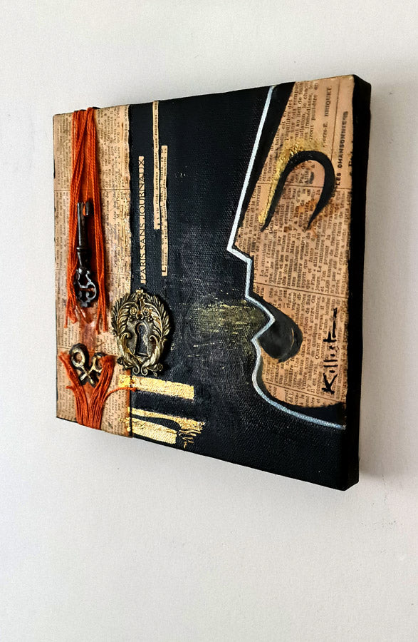 Peinture 20x20cm fond noir et collages journaux
