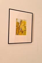 画像をギャラリービューアに読み込む, La balle des grains-peinture art singulier ,visages fond jaune sur toile, cadre 30x40cm
