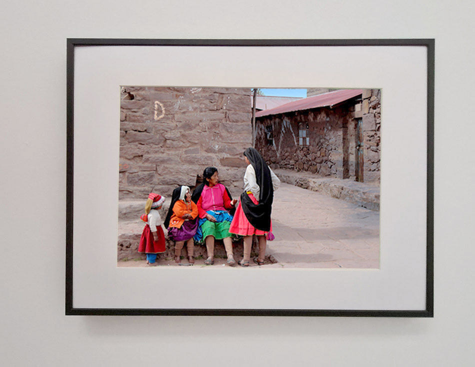 photo 20x30cm personnages avec vetements très colorés au Pérou